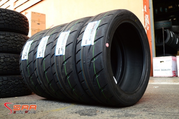 ยางซอฟ TOYO R888R 205/45ZR17 เส้นละ 6,350 บาท ยางซอฟ TOYO R888R 205/45ZR17 เส้นละ 6,350 บาท