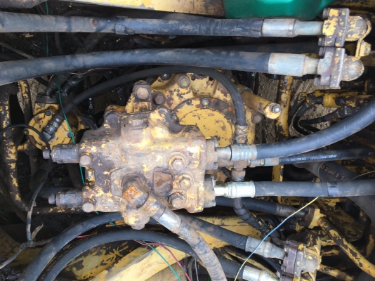 Komatsu Pc200-5 รถพร้อมใช้เครื่องดี ช่วงล่างพอใช้ แอร์เย็น