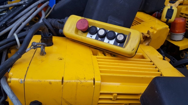 ขายรอกโซ่ไฟฟ้า 500 Kg,มี 5 ตัวราคาตัวละ 12,000 บาท ขายรอกโซ่ไฟฟ้า 500 Kg,มี 5 ตัวราคาตัวละ 12,000 บาท