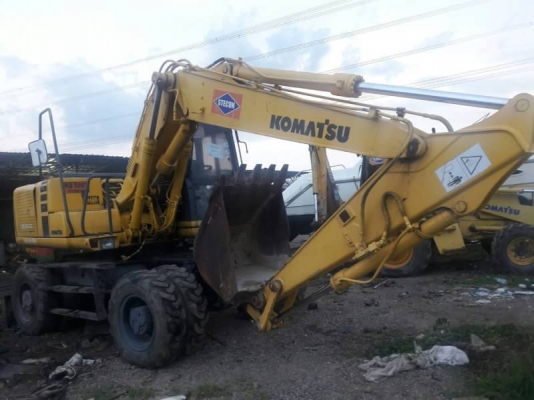 ขายด่วน KOMATSU PW130-6  สภาพสวยพร้อมใช้งาน เครื่องปั้มดั้มดีเยี่ยม ไฟฟ้าครบ รถพร้อมใช้งาน เอกสารเล่มทะเบียน สนใจสอบถาม 093-0764943 088-3223272