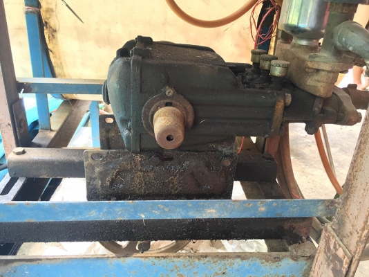 ขายปั๊มพ่นยาพร้อมถังและหัวพ่น ใส่พ่วงแทร็คเตอร์