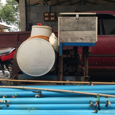 ขายปั๊มพ่นยาพร้อมถังและหัวพ่น ใส่พ่วงแทร็คเตอร์