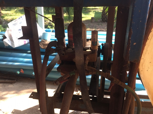 ขายปั๊มพ่นยาพร้อมถังและหัวพ่น ใส่พ่วงแทร็คเตอร์