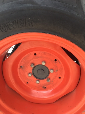 ขายรถไถคูโบต้าL3608พร้อมบุ้งกี๋ตัก สภาพสวยๆเดิมๆเลยคับ ราคา355,000.