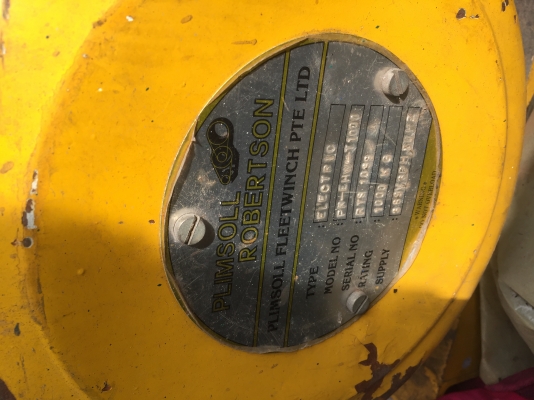 กว้านสลิงไฟฟ้า. 1000 kg.  ไฟ 380 V 3 เฟส. เก่าเก็บไม่ค่อยได้ใช้งาน