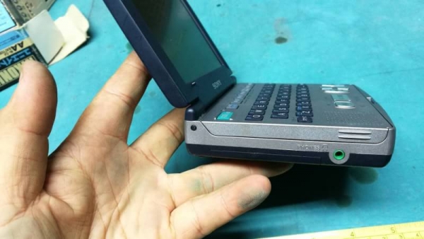 400 บ. ส่งฟรี 083-2000058  LINE ID: line832923 SONY ELECTRONIC BOOK PLAYER  เครื่องเล่นเครื่องบันทึกข้อมูลขนาดเล็กกระทัดรัด ใช้ถ่าน2ก้อนหรือหม้อแปลง 4.5V. ได้