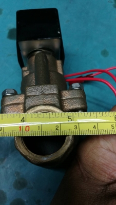 ตัวละ 700 บ. ส่งฟรี 083-2000058  LINE ID: line832923 โซลินอยด์วาล์วเอนกประสงค์ตัวใหญ่ขนาดท่อ  25 mm. ยี่ห้อ CKD ใช้ได้กับ น้ำ น้ำมัน ลม แก็ส  ใช้ไฟบ้าน 220 V.(มีแค่ 2 ตัว)