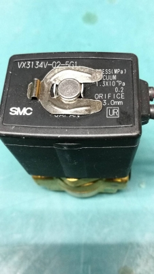 ตัวละ 500 บ. ส่งฟรี 083-2000058  LINE ID: line832923 โซลินอยด์วาล์วเอนกประสงค์ชนิด 3 ทาง ขนาดท่อ 12 mm. ยี่ห้อ SMC ใช้ได้กับ น้ำ น้ำมัน ลม แก็ส  ใช้ไฟDC 24V.