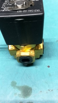 ตัวละ 500 บ. ส่งฟรี 083-2000058  LINE ID: line832923 โซลินอยด์วาล์วเอนกประสงค์ชนิด 3 ทาง ขนาดท่อ 12 mm. ยี่ห้อ SMC ใช้ได้กับ น้ำ น้ำมัน ลม แก็ส  ใช้ไฟDC 24V.