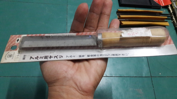 ขายตะไบขนนกญี่ปุ่นตราโอ่งTSUBOSAN 100  Made in Japan.