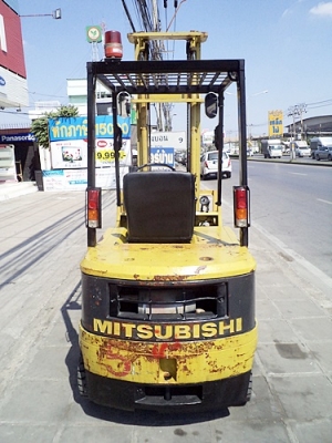 ขายรถยกมิตซูบิชิ 1.5 ตัน  เครื่องเบนซิน  กระบอกคู่  เสาสูง 4 เมตร  ยางตันใหม่  พวงมาลัยเพาเว่อร์  สีเดิมจากนอก นำเข้าจากญี่ปุ่น ใช้งานได้ทันที ราคา140000