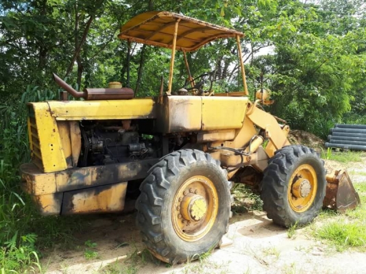 ขาย.235,000 รถตักล้อยาง KOMATSU JH 30 เครื่องดี ปั้มไฮดอร์ลิคดี เกียร์แรง ยางพอได้ รถพร้อมใช้ รถอยู่.ก.ท.ม 090-772-3710 090-772-3708