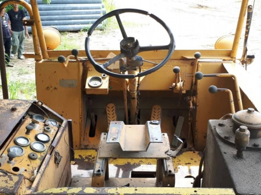 ขาย.235,000 รถตักล้อยาง KOMATSU JH 30 เครื่องดี ปั้มไฮดอร์ลิคดี เกียร์แรง ยางพอได้ รถพร้อมใช้ รถอยู่.ก.ท.ม 090-772-3710 090-772-3708