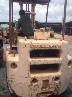 ขายด่วน รถฟอล์คคลิฟ  3ตัน รุ่น1 ดีเซล  เสาสูง4เมตร  ยางใหม่ สภาพพร้อมใช้ ขาย175000