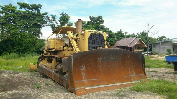 ขาย 1,350,000 รถแทรคเตอร์ CAT D 9 H ซื้อเก่านอกมา 1 ปี ทำงานน้อยมาก เครื่องดี เกียร์ทอคร์แรง ลิปเปอร์หลัง ช่วงล่างแน่นจากนอก เอกสารอินวอยทร์  รถอยู่ สระบุรี 090-772-3710 090-772-3708