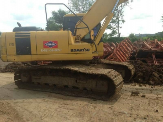 ขาย 1,250,000 บาท KOMATSU PC200-7 เครื่องดี ปั้มแรง โช่หนา เอวแน่น ไฟฟ้าครบ แอร์เย็น เอกสารเล่มทะเบียน รถสวยพร้อมใช้ รถอยู่ จ.นครนายก  090-772-3710 090-772-3708