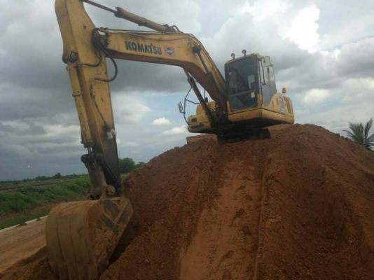 ขาย 1,150,000 บาท KOMATSU PC200-7 (มีไลน์หัวเจาะ) เครื่องดี ปั้มแรง โช่หนา เอวแน่น ไฟฟ้าครบ เอกสารเล่มทะเบียน รถทำงานอยู่ รถอยู่ จ.นครนายก 090-772-3710 090-772-3708