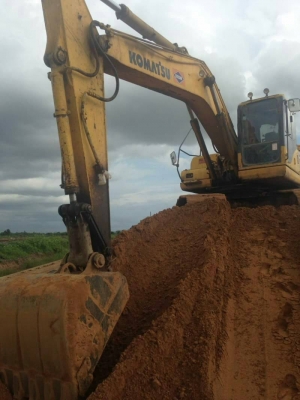 ขาย 1,150,000 บาท KOMATSU PC200-7 (มีไลน์หัวเจาะ) เครื่องดี ปั้มแรง โช่หนา เอวแน่น ไฟฟ้าครบ เอกสารเล่มทะเบียน รถทำงานอยู่ รถอยู่ จ.นครนายก 090-772-3710 090-772-3708