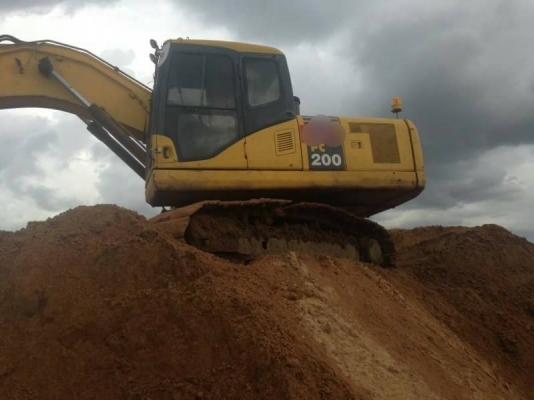 ขาย 1,150,000 บาท KOMATSU PC200-7 (มีไลน์หัวเจาะ) เครื่องดี ปั้มแรง โช่หนา เอวแน่น ไฟฟ้าครบ เอกสารเล่มทะเบียน รถทำงานอยู่ รถอยู่ จ.นครนายก 090-772-3710 090-772-3708