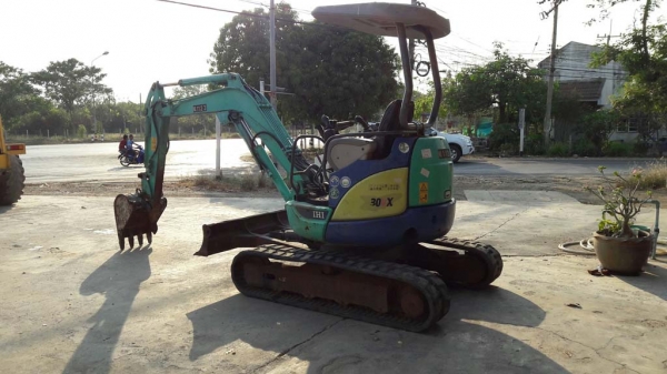 รถขุด IHI 30VX เครื่องยันม่าร์ รุ่นใหม่