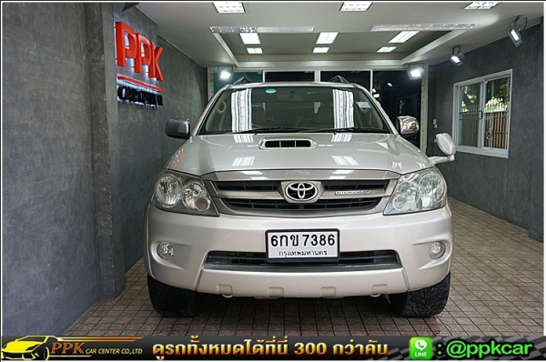 2009 TOYOTA FORTUNER 3.0 V สีบรอนซ์เงิน เกียร์ออโต้