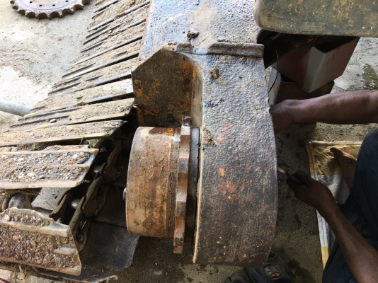 ตัวเดินแบคโฮ KOMATSU PC60-3 HY-DASH พร้อมสป็อกเก็ต (มีวีดีโอการทำงาน)