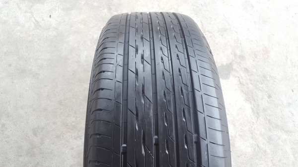 ขายยาง215/60/16 ปี 16 BRIDGESTONE GR100 2 เส้น ขายยาง215/60/16 ปี 16 BRIDGESTONE GR100 2 เส้น