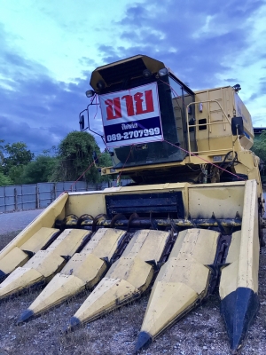 ขายรถเกี่ยวข้าวโพดNEW HOLLAND TF 44 ขายรถเกี่ยวข้าวโพดNEW HOLLAND TF 44