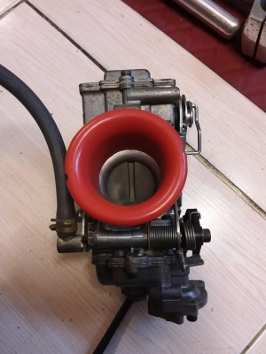 ขายคาบูแต่ง fcr35 สภาพสวยสดๆจากยุ่นใส่ตรงรุ่นsr400