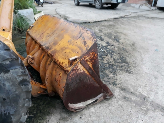 KOMATSU รุ่น JH 30 B เครื่อง 4 สูบ