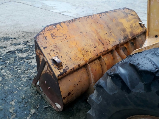 KOMATSU รุ่น JH 30 B เครื่อง 4 สูบ