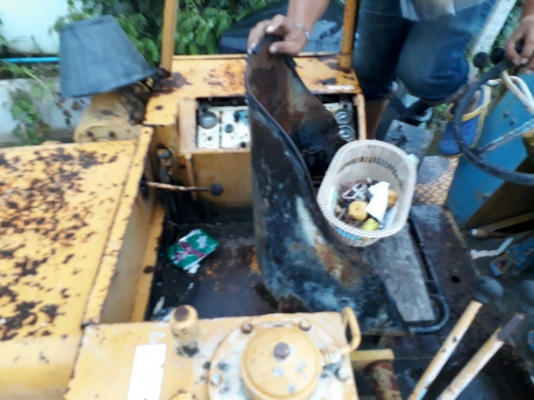 KOMATSU รุ่น JH 30 B เครื่อง 4 สูบ