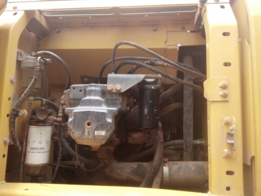 ฝากขายรถแบคโฮ KOMATSU PC200รุ่น8 รถบ้านพร้อมใช้งานอุปกรณ์ครบ