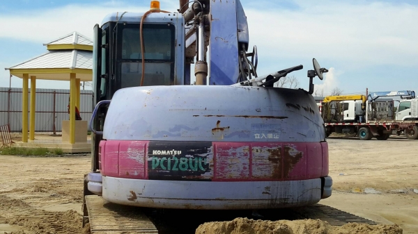 แบคโฮ KOMATSU PC128UU