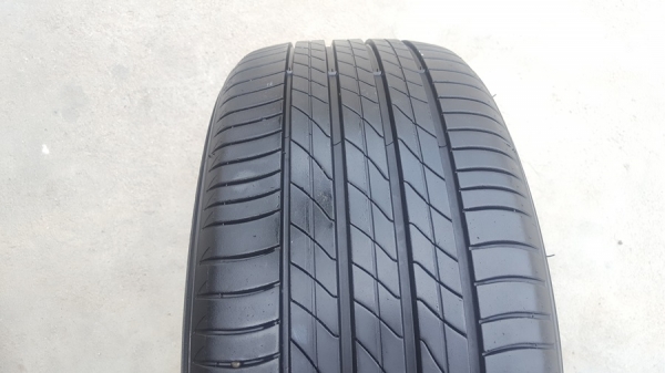 ขายยาง225/50/17 ปี 14/3+13/1เส้น MICHERLIN 3ST 4 เส้น