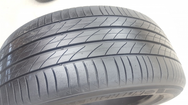 ขายยาง225/50/17 ปี 13 MICHERLIN 3ST 4 เส้น ขายยาง225/50/17 ปี 13 MICHERLIN 3ST 4 เส้น