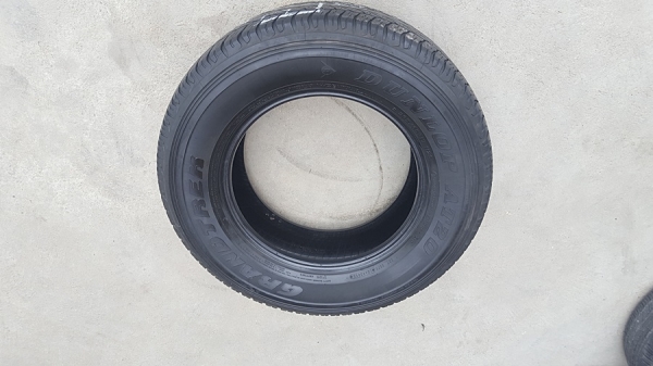 ขายยาง265/65/17 ปี 2815 DUNLOP  AT 4 เส้น