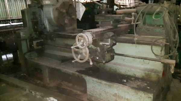 ขายกลึง6ฟุตหนักญี่ปุ่นเพลาเดียวหนักเกือบ2.5ตันราคาสุดประหยัดครับ