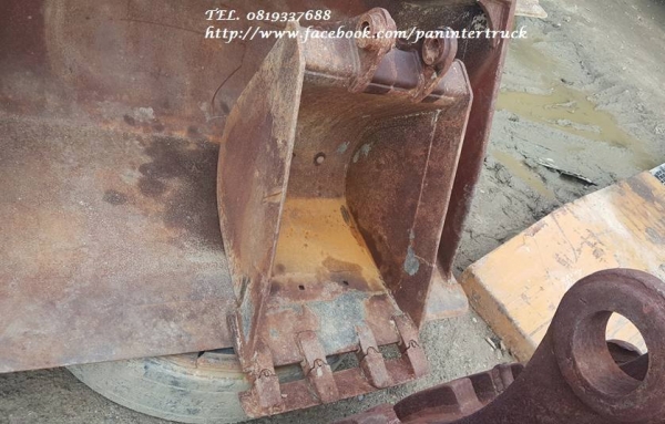 FROM JAPAN BUCKET บุ๊งกี๋สำหรับรถขุดไซค์ 40,45,50 / สลัก 40 มิล/ แบบธรรมดา /4 ฟัน / ราคาเพียง(ใบละ) 13,000 บาท สนใจรีบติดต่อ 0819337688