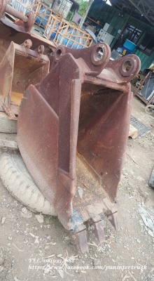 FROM JAPAN BUCKET บุ๊งกี๋สำหรับรถขุดไซค์ 200 ,220 /สลัก 80 มิล/แบบธรรมดา /3 ฟัน /ปากกว้าง : 70 cm./ ราคาเพียง(ใบละ) 18,000 บาท สนใจรีบติดต่อ 0819337688