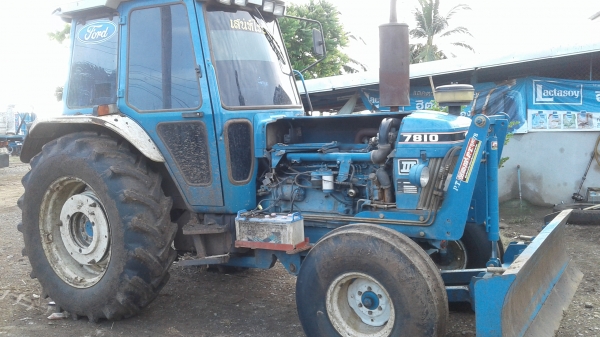 Ford 7810