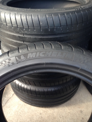 ยาง 205 45 r17 ปี14 มี 2 ชุด ราคาชุดล่ะ 3500 ตจว.ส่งได้ครับ T 061-9030026