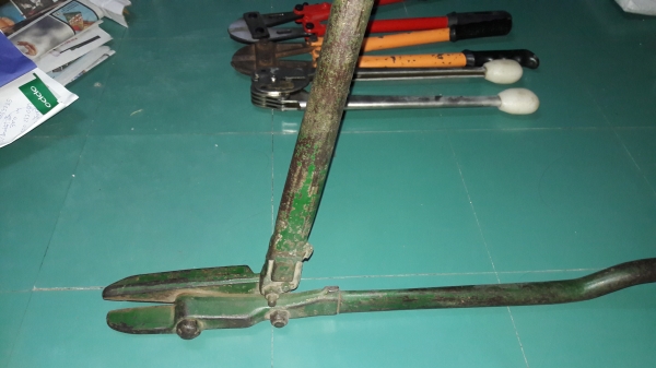 ขายกรรไกรตัดแผ่นเหล็กแบนงานเก่ายุโรป