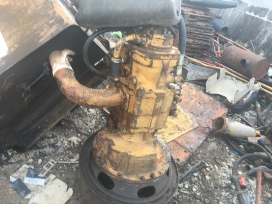 ขายด่วน ปั้มท้ายเครื่อง KOMATSU PC200-5