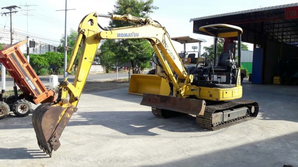 รถขุด Komatsu PC40MR-2 เก่าญี่ปุ่น