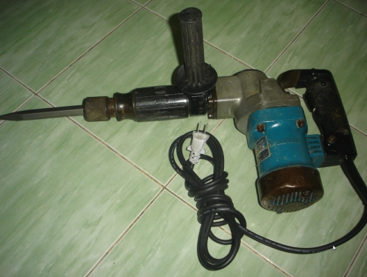 ขายเครื่องสกัดไฟฟ้า(แย็ก) ยี่ห้อ makita รุ่น HM0810