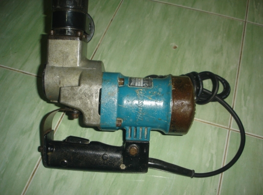 ขายเครื่องสกัดไฟฟ้า(แย็ก) ยี่ห้อ makita รุ่น HM0810