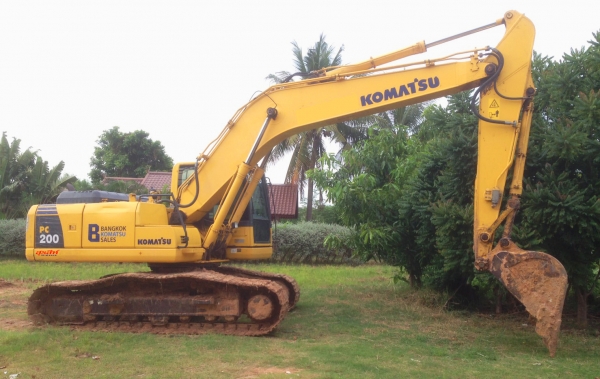ขายรถแบคโฮ KOMATSU PC200-8 ใช้งาน 9,xxx ชั่วโมง สภาพดี เอกสารเล่มทะเบียน