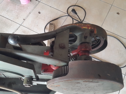 แท่นเลื่อย HERO ไฟบ้าน พร้อมใช้งาน สวยๆ ด่วนๆๆ 9,500