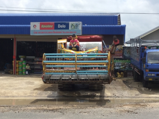 ขายรถเกี่ยว ไวไฟจอมพลัง มีคลิปในยูทูปนะครับ ชื่อช่างยาวรถแรง  ตามสภาพ 690000บาท โทร 086-2465-934
